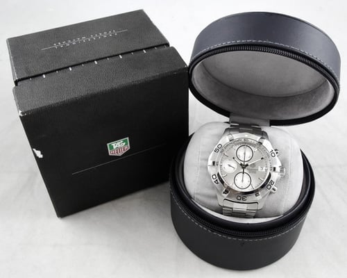 Box / Paper shot of Aquaracer Chronograph
