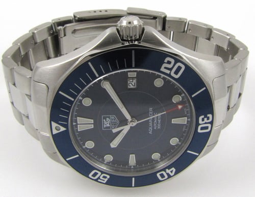 Front View of Aquaracer