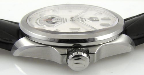 Crown Side Shot of Grand Carrera