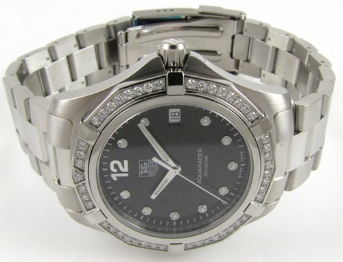 Front View of Aquaracer