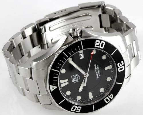 Front View of Aquaracer