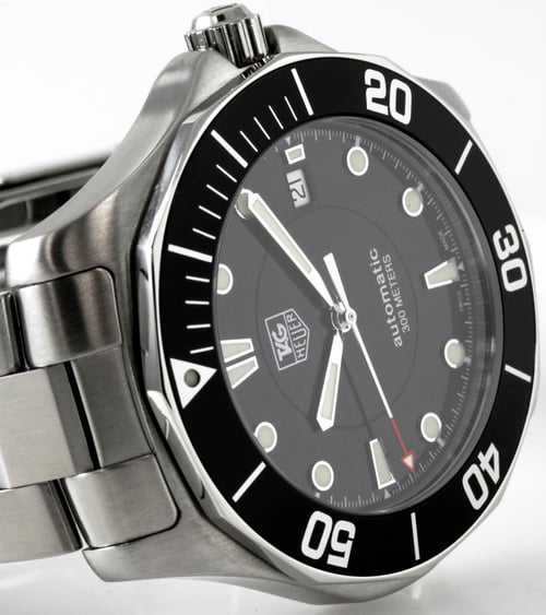 Dial Shot of Aquaracer