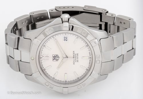 Front View of Aquaracer Auto