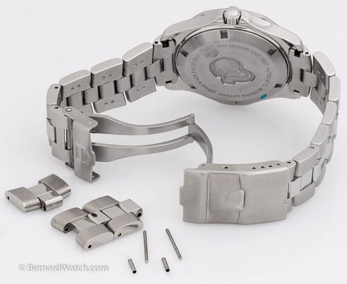 Open Clasp Shot of Aquaracer Auto