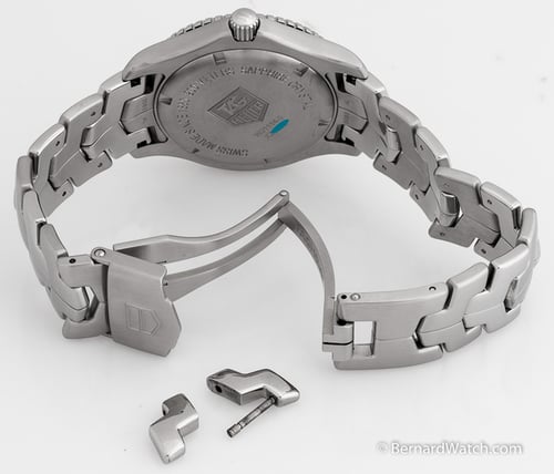 Open Clasp Shot of Link