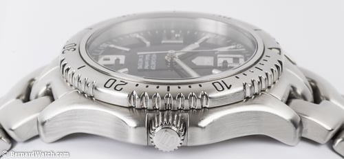 Crown Side Shot of Link Diver
