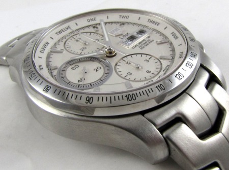 9' Side Shot of Link Chronograph