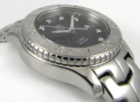 9' Side Shot of Ladies Link Diver