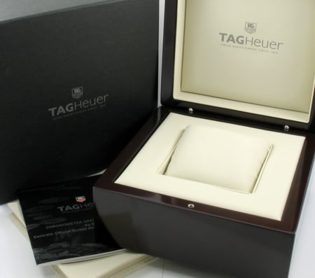 Box / Paper shot of Grand Carrera Chronograph
