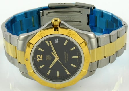 Front View of Aquaracer