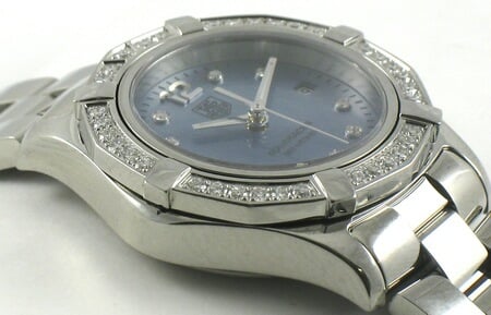 9' Side Shot of Ladies Aquaracer