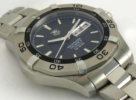 9' Side Shot of Aquaracer Day-Date