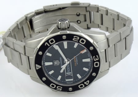 Front View of Aquaracer Automatic 500M Calibre 5