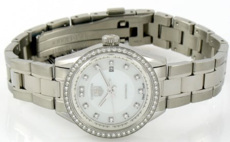 Front View of Ladies Carrera