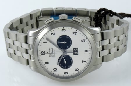 Front View of Grande Class Grande Date Chronograph