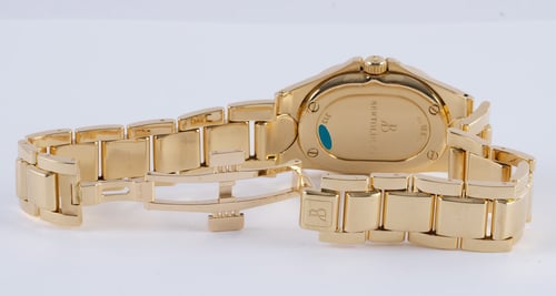 Open Clasp Shot of Ladies Serena