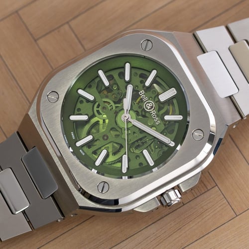 Stylied photo of  of BR 05 Skeleton Green