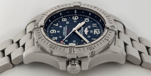 Crown Side Shot of Colt Quartz