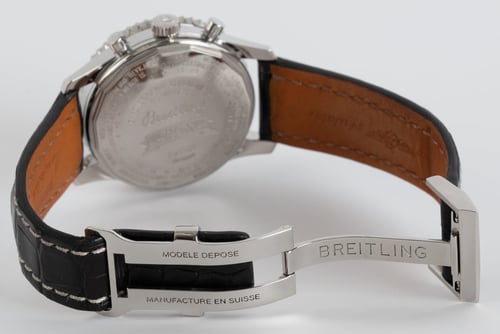 Open Clasp Shot of Navitimer Montbrillant Datora