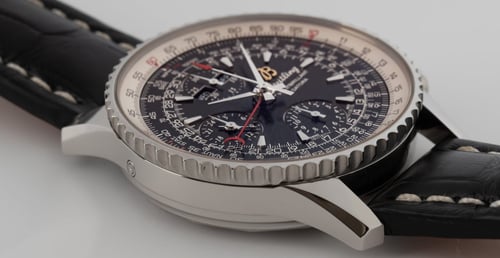 9' Side Shot of Navitimer Montbrillant Datora