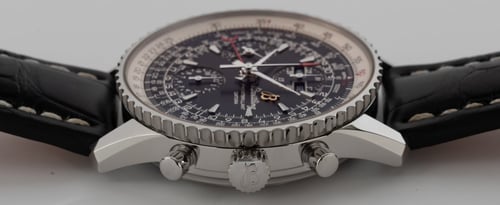 Crown Side Shot of Navitimer Montbrillant Datora