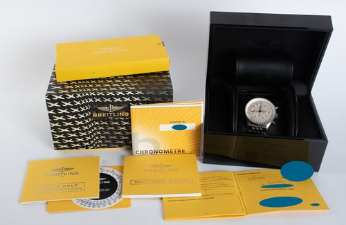 Box / Paper shot of Navitimer World