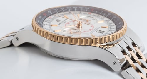 9' Side Shot of Navitimer Montbrillant Legende
