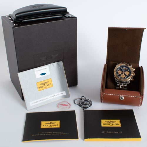 Box / Paper shot of Chronomat 44