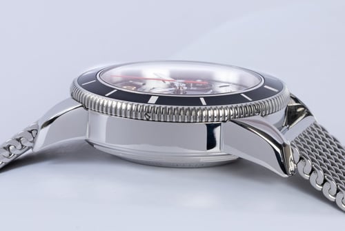 9' Side Shot of SuperOcean Heritage Chronograph 44