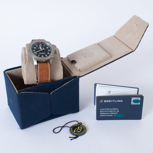 Box / Paper shot of Aviator Super 8