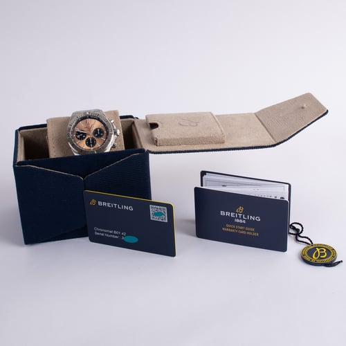 Box / Paper shot of Chronomat B01 42