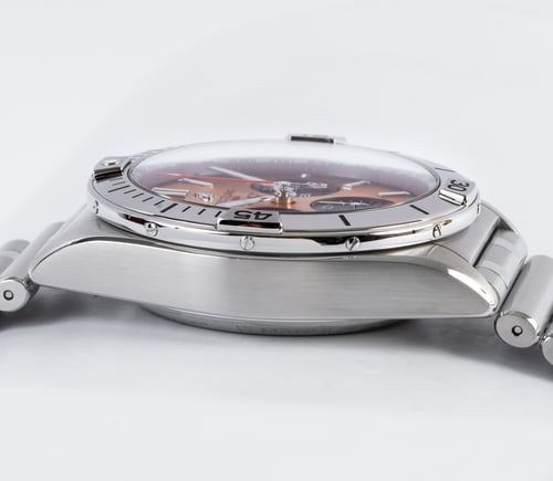 9' Side Shot of Chronomat B01 42