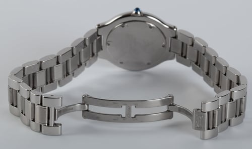 Open Clasp Shot of 21 Must de Midsize