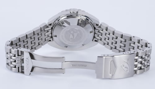 Open Clasp Shot of SUB 1200T Project Aware II