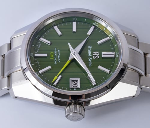Crown Side Shot of Heritage Hi-Beat GMT 'Bamboo'