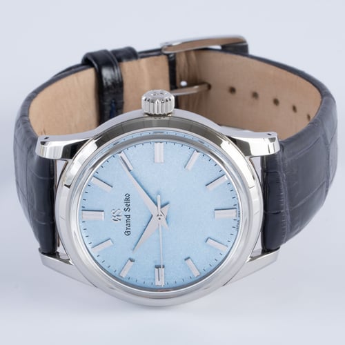 Front View of Elegance 37MM