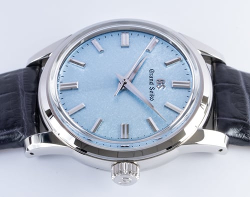 Crown Side Shot of Elegance 37MM