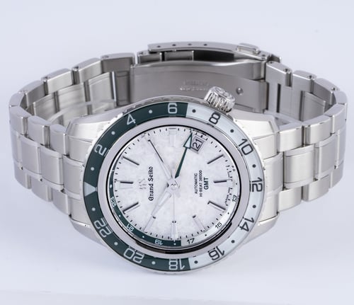 Front View of Sport GMT Hi-Beat