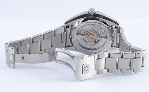 Open Clasp Shot of Heritage Caliber 9S 20th Anniversary Limited Edition