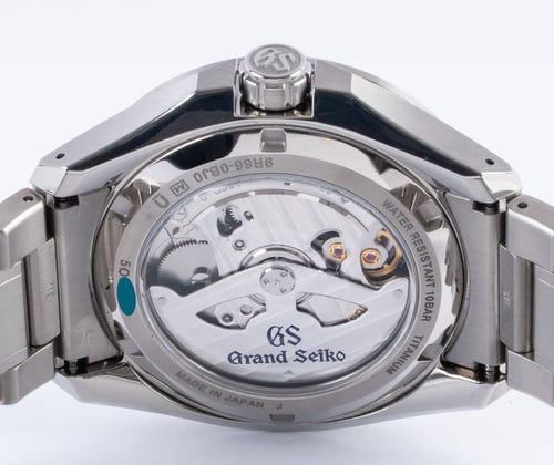 Caseback of Evolution 9 'Mistflake'