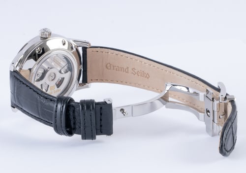 Open Clasp Shot of Elegance GMT 'Snowdrop'