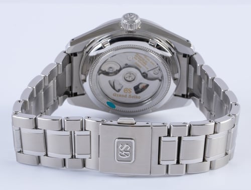 Rear / Band View of Heritage Hi-Beat 36000 GMT
