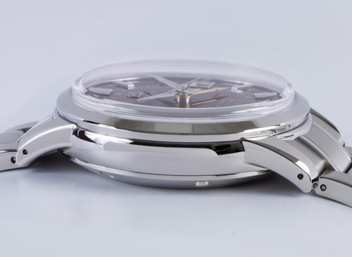 9' Side Shot of Elegance Hi-Beat 36000 GMT 'Yuka Momiji'