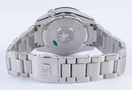 Rear / Band View of Sport GMT 39 Quartz