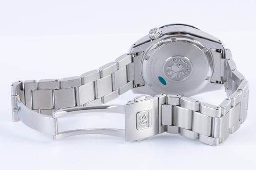 Open Clasp Shot of Sport GMT 39 Quartz