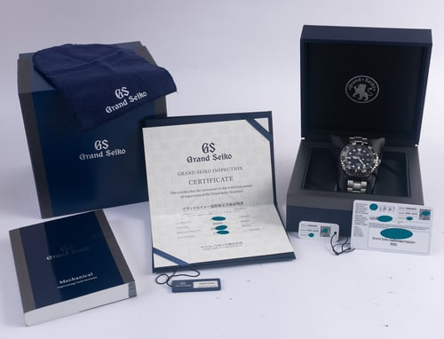 Box / Paper shot of Hi-Beat 36000 Professional 600m Diver