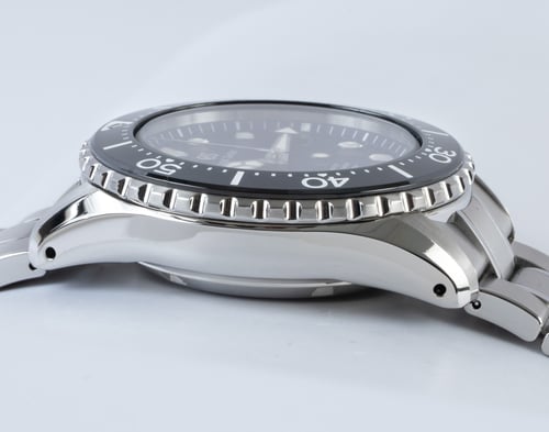 9' Side Shot of Hi-Beat 36000 Professional 600m Diver