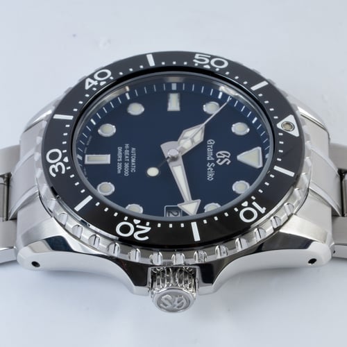 Crown Side Shot of Hi-Beat 36000 Professional 600m Diver