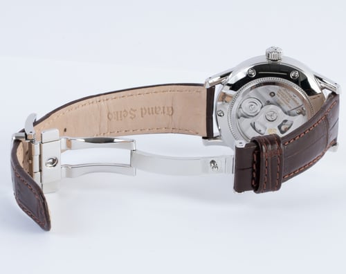 Open Clasp Shot of GMT Elegance