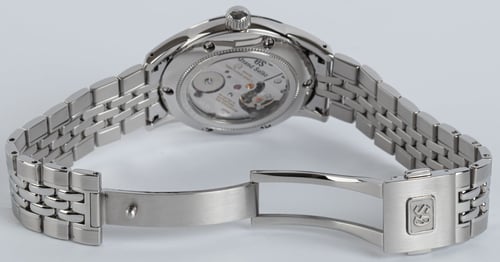 Open Clasp Shot of Elegance